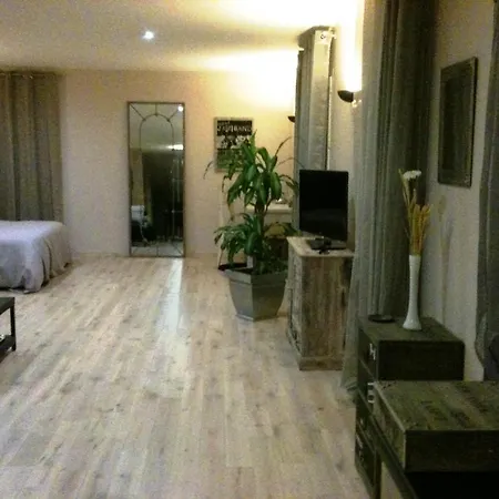 Avenue Apartment